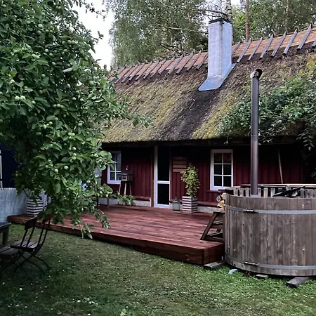 Veskimaee Muhu Island Guest house *